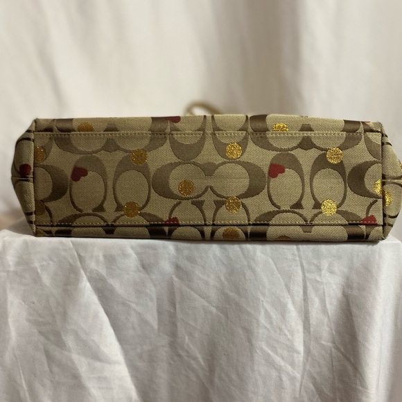 π π Host Pick ππ COACH LAURA SIGNATURE SECRET ADMIRER TOTE and WRISTLET - Picture 7 of 16